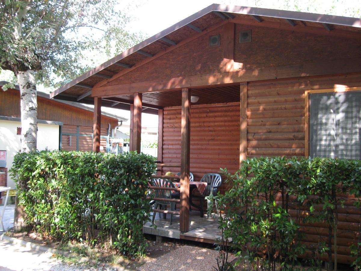 Camping La Pineta *